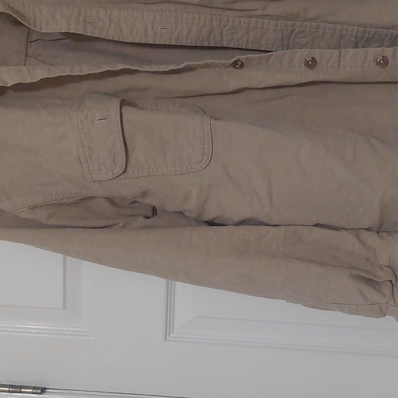 Field & Stream button down - Picture 2 of 5